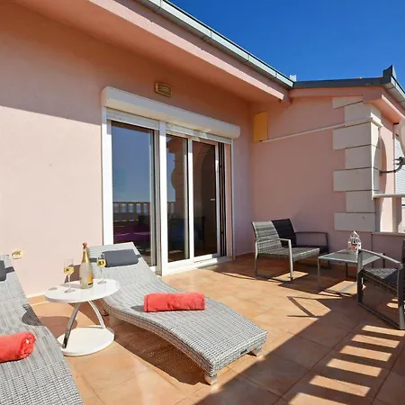 Anteana With View And Pool Of 60m2 Holiday home Solin