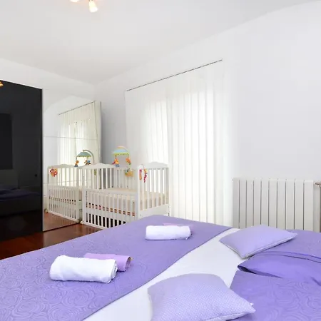 Anteana With View And Pool Of 60m2 Solin